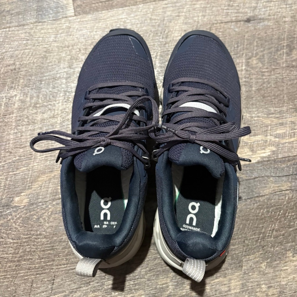 On Cloudwander Waterproof Sneakers Navy & Desert Colorway Women's Size 6 - Picture 5 of 10